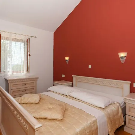 Holiday House Jure Kaštela
